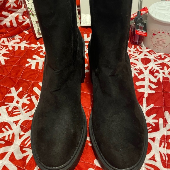 Winter high heeled boots! - Picture 1 of 3